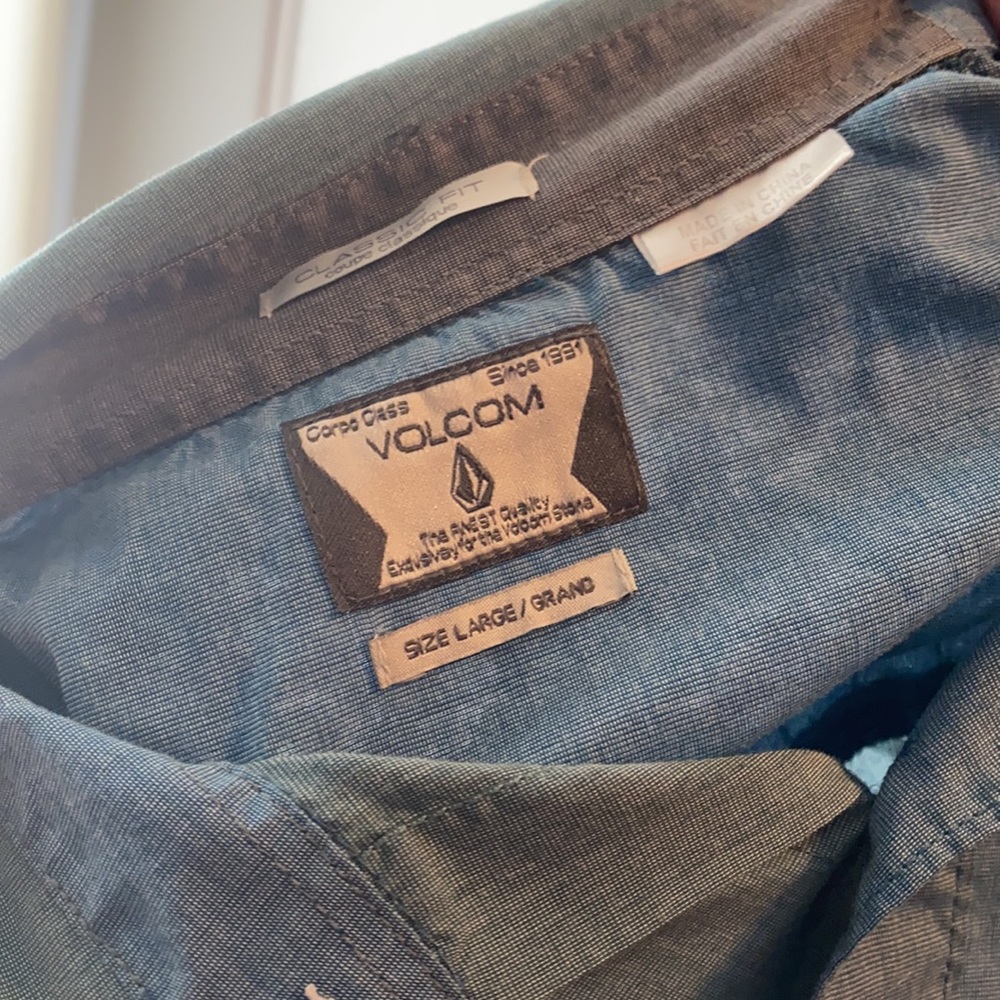 L Classic Fit Color Block Volcom Button Down Shirt - image 3